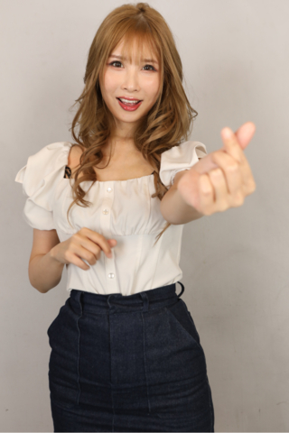 チョット早めのハロウィン企画?!【変なメイクセクシー♥】ブラックスワンを意識も...KINGボ〇ビー!?