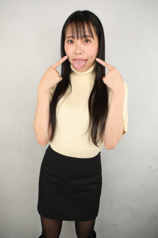 前代未聞の24歳?!【顔面変形中に性癖に刺さり脳イキ＆失禁...】初登場フリーモデル『Sana』ド変態の極み♥